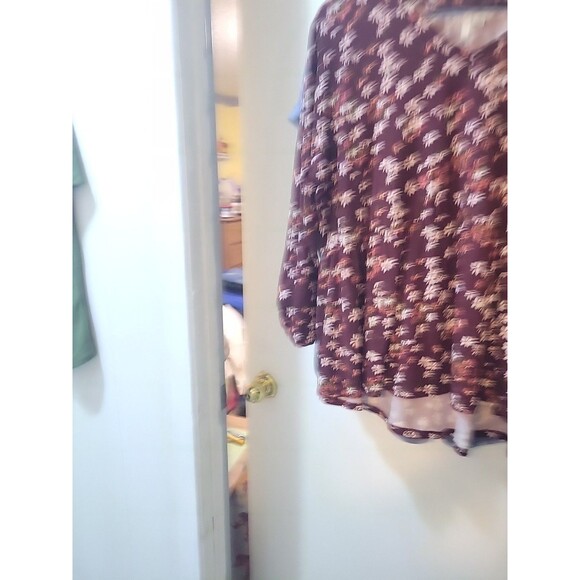 womens tops - Picture 4 of 13